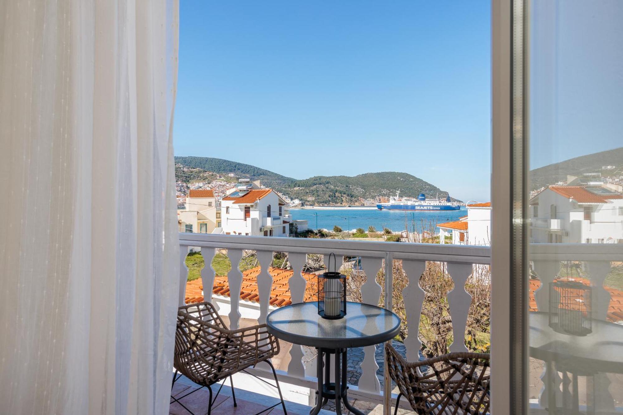 Fotis Skopelos Town