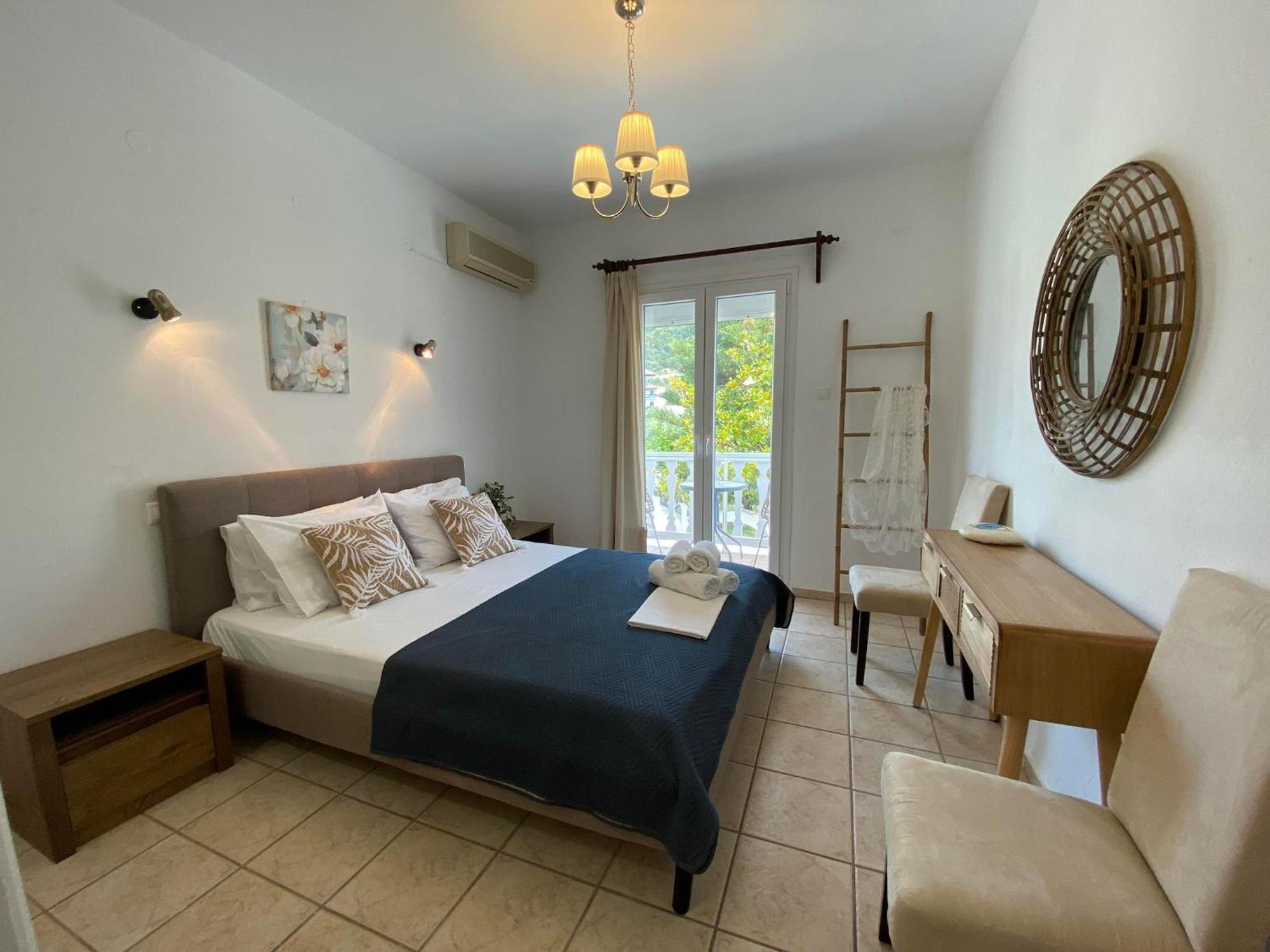 Fotis Skopelos Town